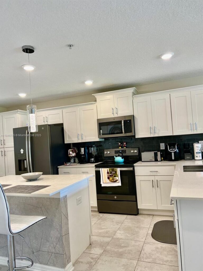 3111 Paradox circle # 104, Kissimmee FL 34746