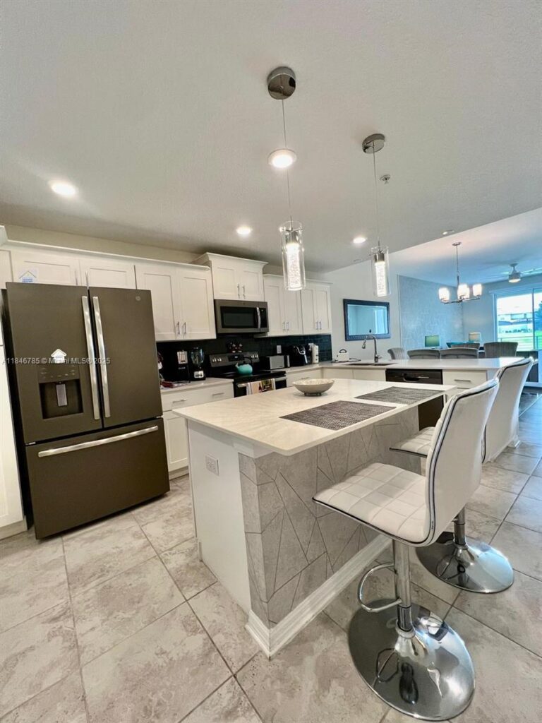 3111 Paradox circle # 104, Kissimmee FL 34746