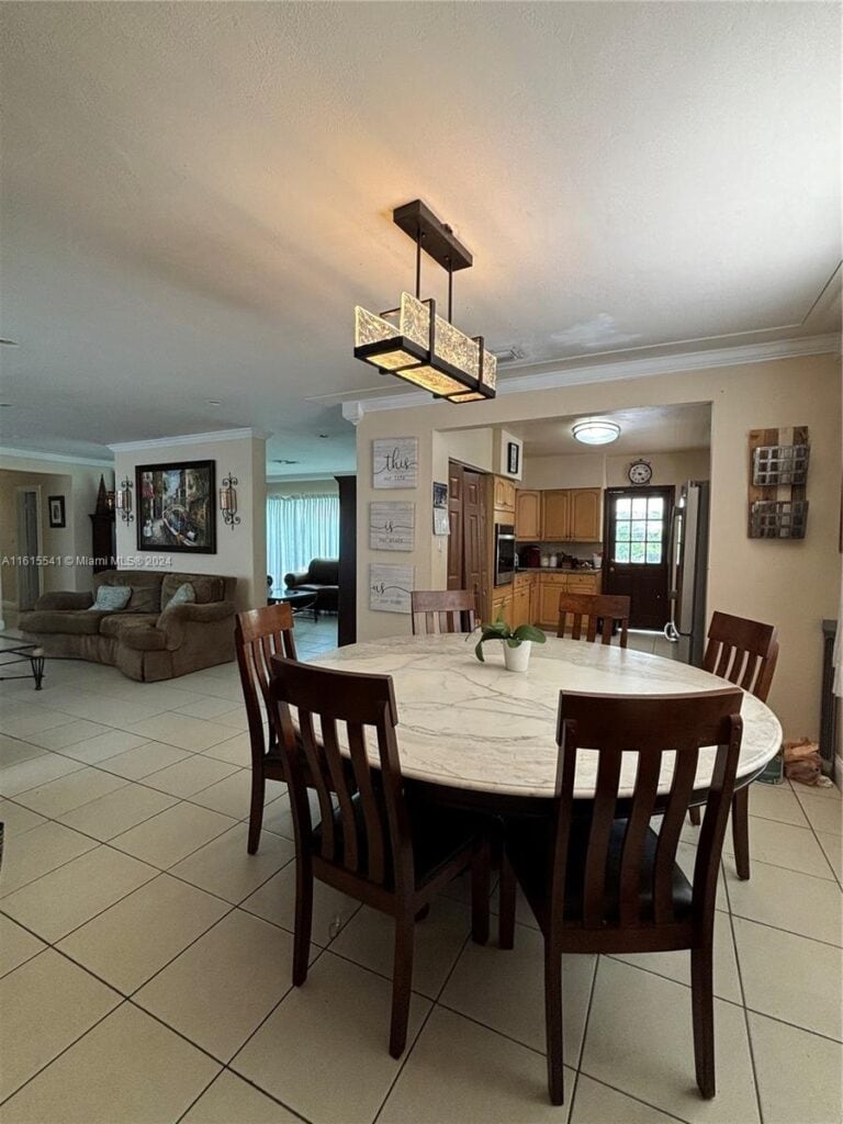 6440 Miller Dr, South Miami FL 33155