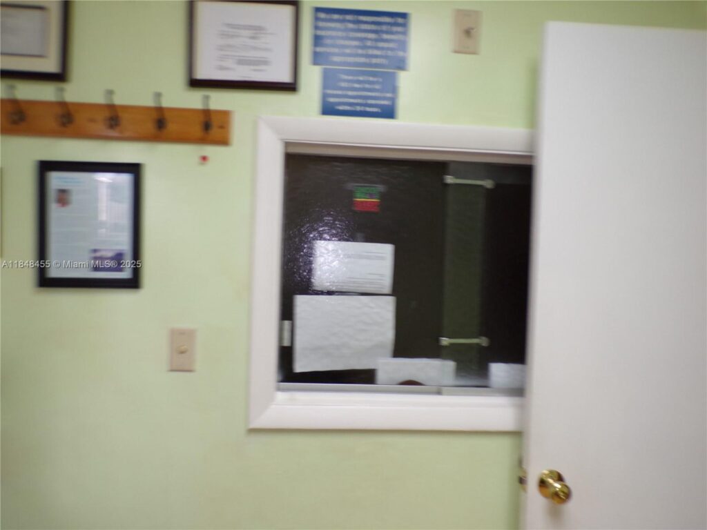 1900 N University Dr # 103, Pembroke Pines FL 33024