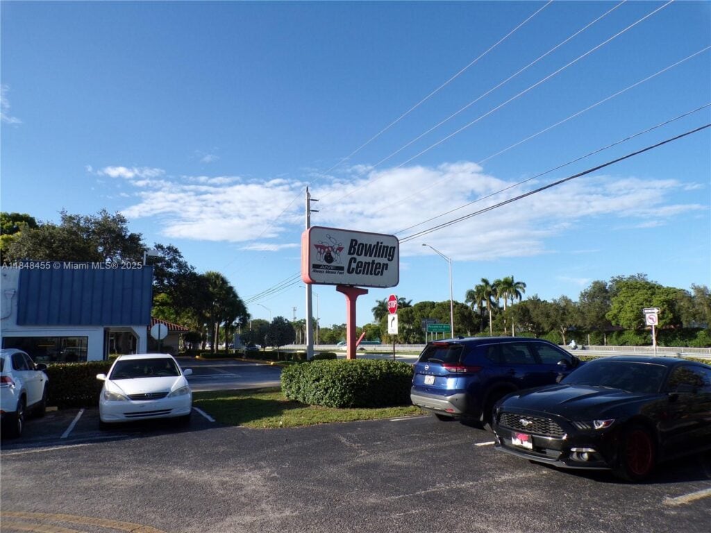 1900 N University Dr # 103, Pembroke Pines FL 33024
