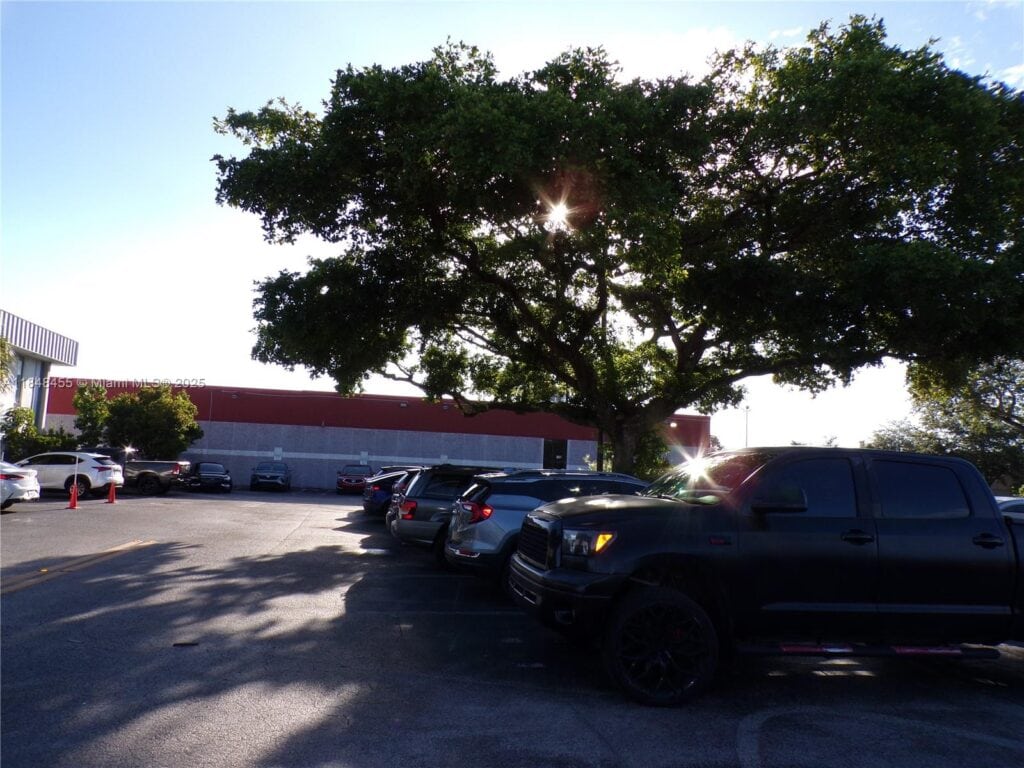 1900 N University Dr # 103, Pembroke Pines FL 33024