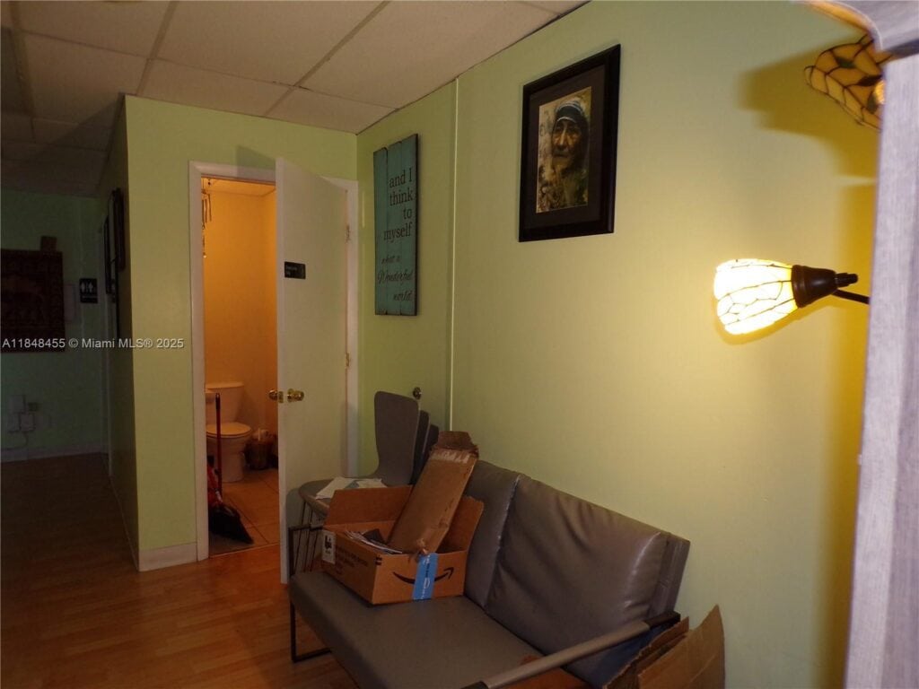 1900 N University Dr # 103, Pembroke Pines FL 33024