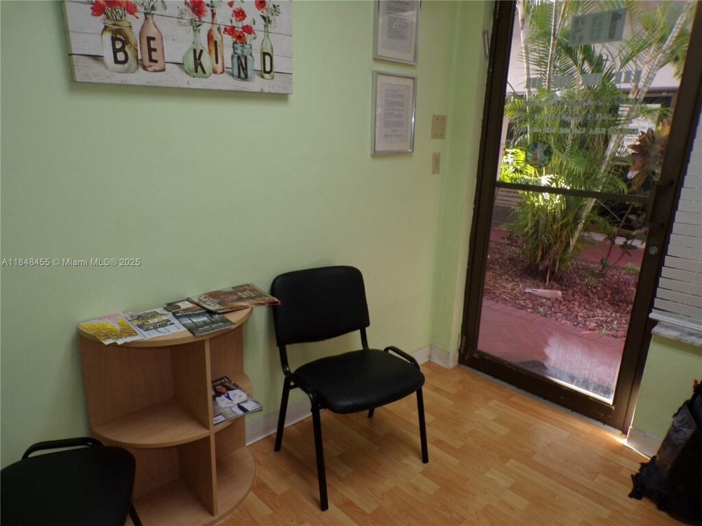 1900 N University Dr # 103, Pembroke Pines FL 33024