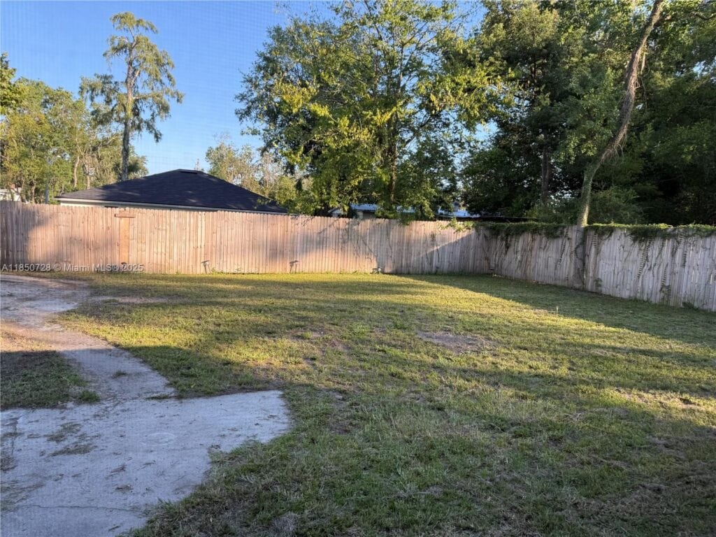2514 GAYLAND RD, Jacksonville FL 32218