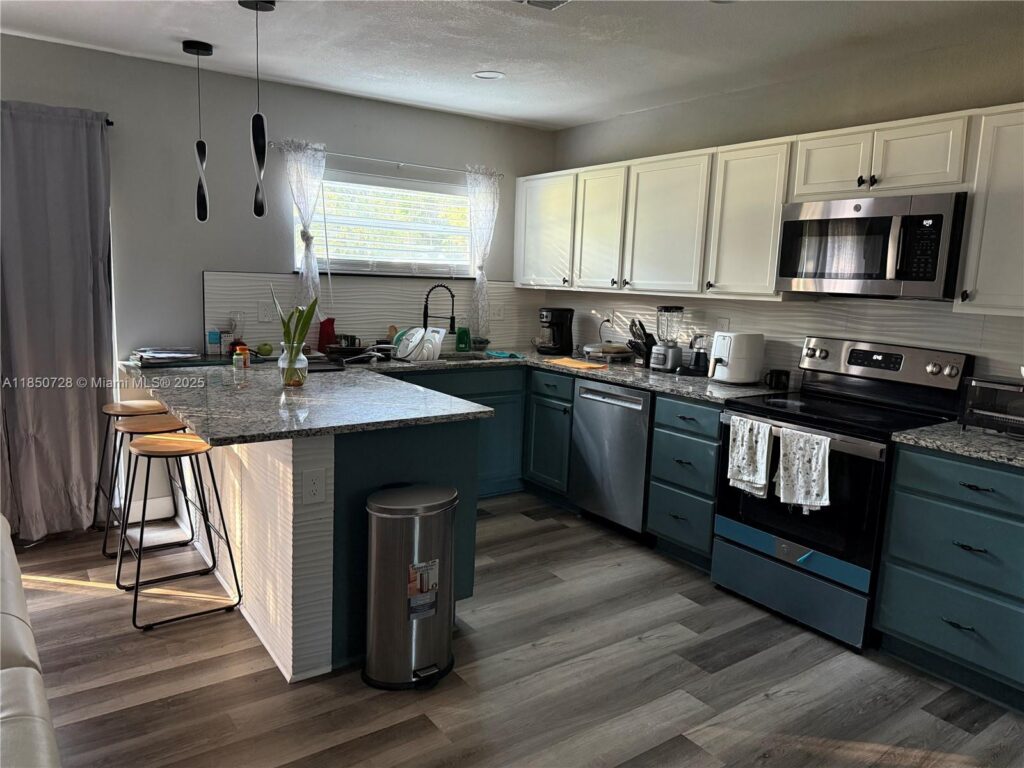 2514 GAYLAND RD, Jacksonville FL 32218