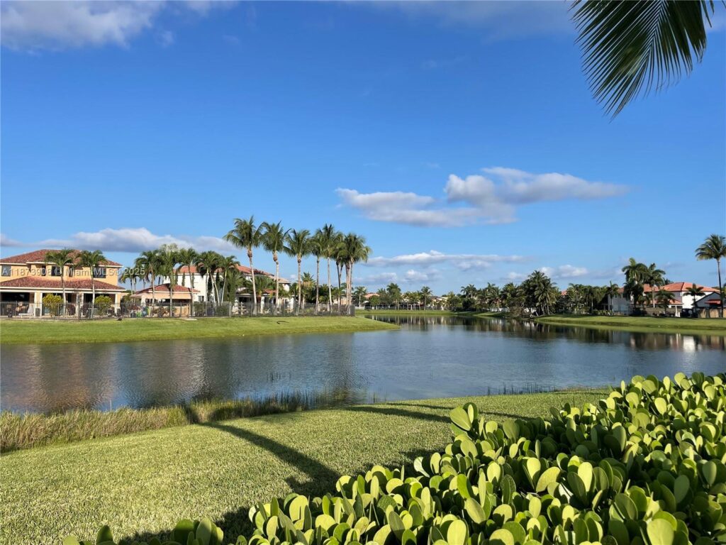 162 COURT SW 70 ST, Kendall FL 33193