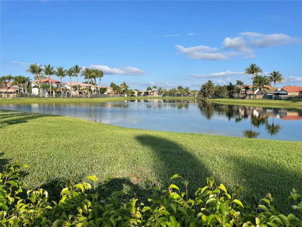 162 COURT SW 70 ST, Kendall FL 33193