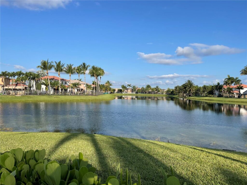 162 COURT SW 70 ST, Kendall FL 33193