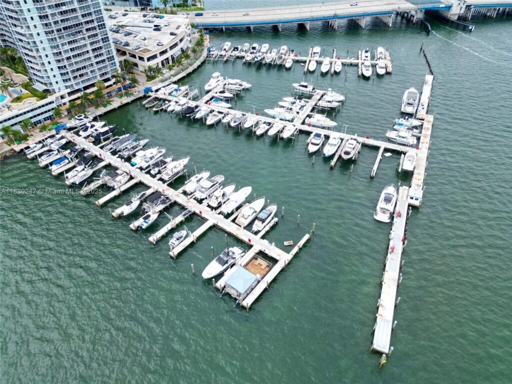 7601 E Treasure Dr #C-108, North Bay Village FL 33141