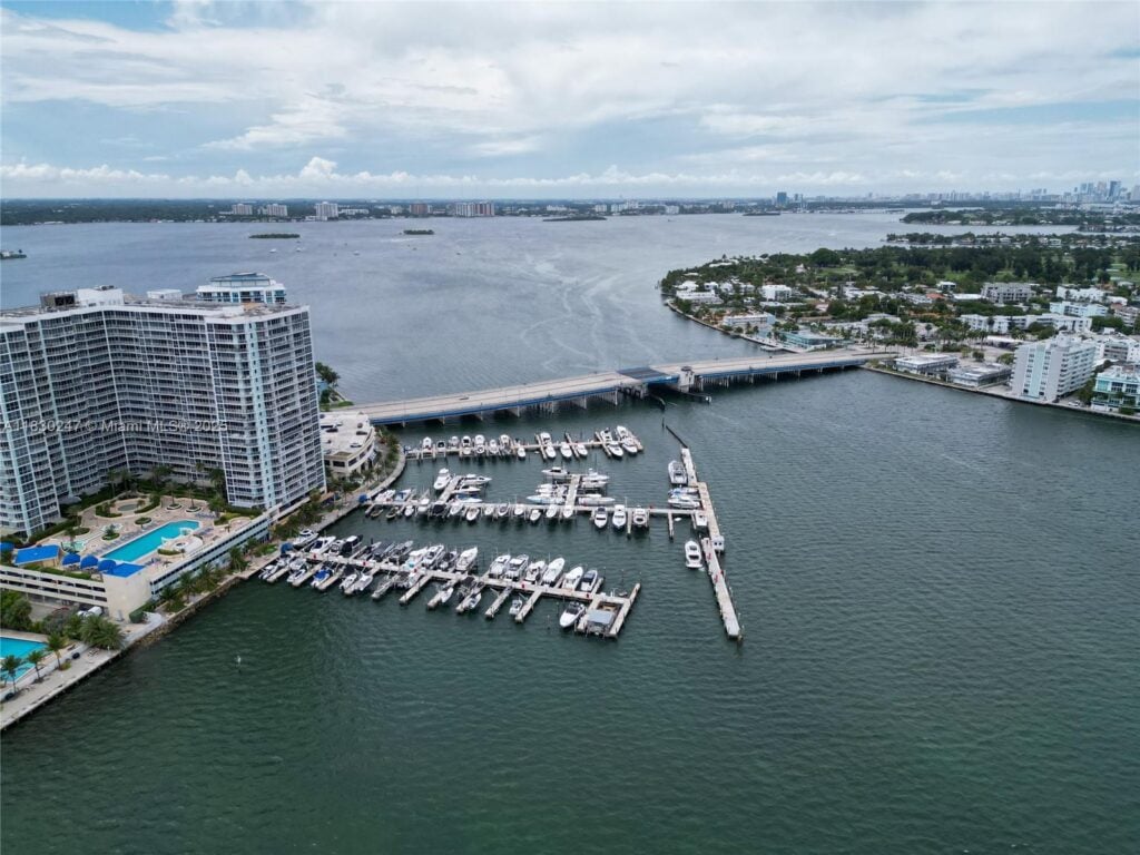 7601 E Treasure Dr #C-108, North Bay Village FL 33141