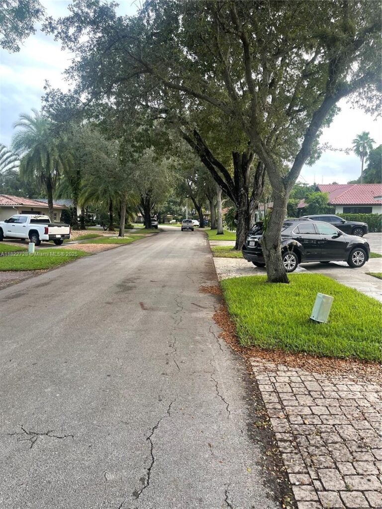 16120 E Troon Cir, Miami Lakes FL 33014