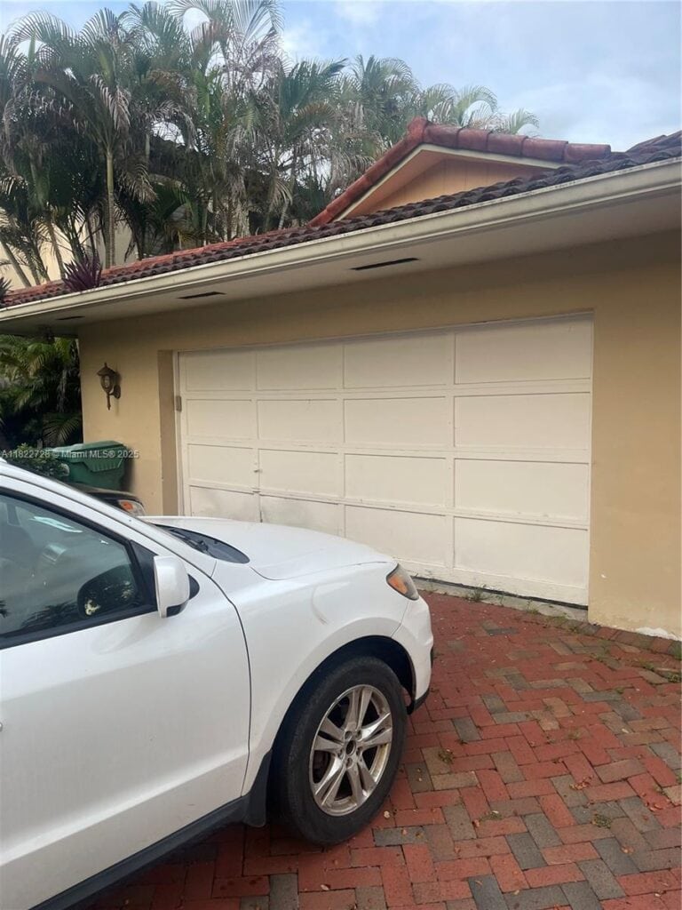 16120 E Troon Cir, Miami Lakes FL 33014