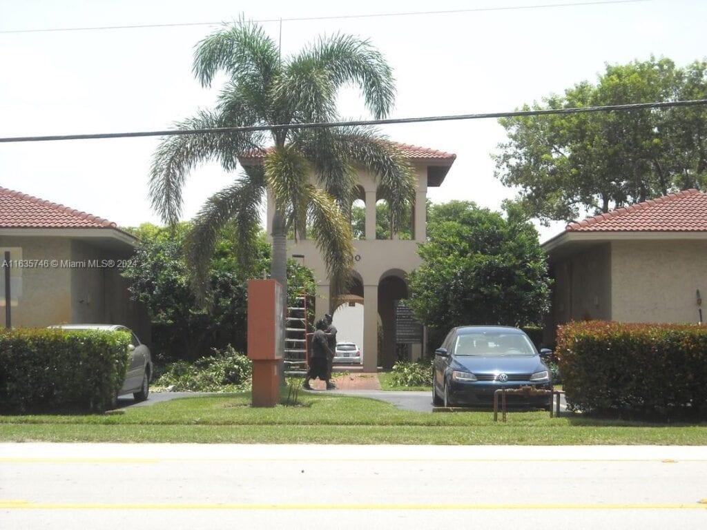 , Plantation FL 33317