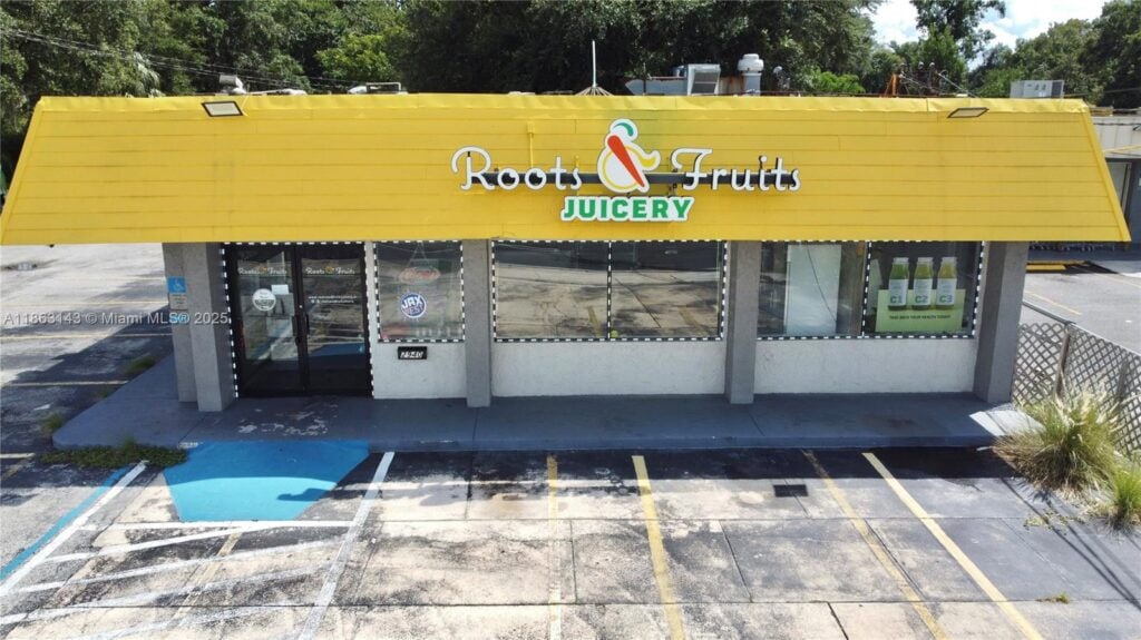 2944 W University Blvd W, Jacksonville FL 32217