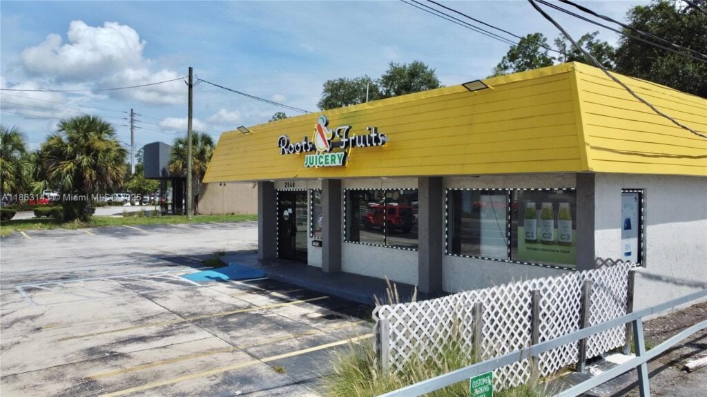 2944 W University Blvd W, Jacksonville FL 32217