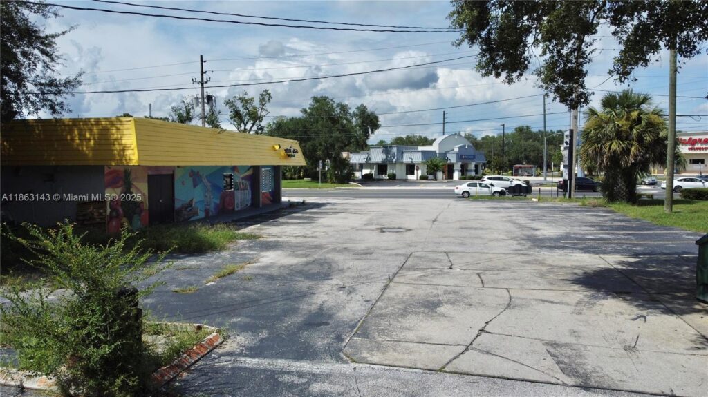 2944 W University Blvd W, Jacksonville FL 32217