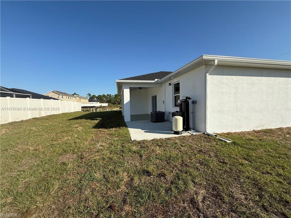 832 HOLMES AVE # 832, Lehigh Acres FL 33974