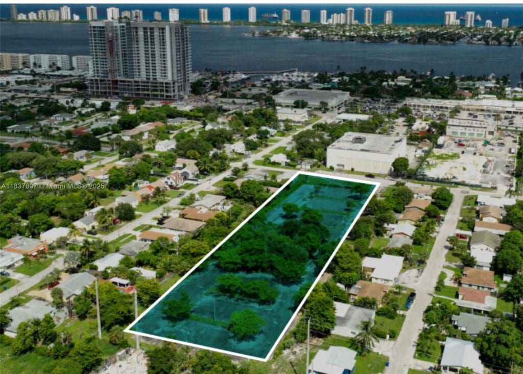 3551 Avenue, Riviera Beach FL 33404