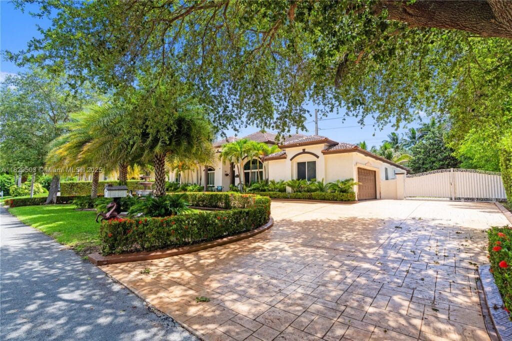16601 SW 87th Ct # 16601, Palmetto Bay FL 33157