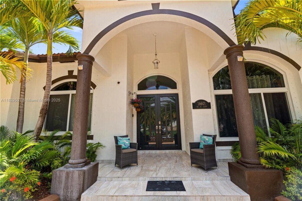 16601 SW 87th Ct # 16601, Palmetto Bay FL 33157