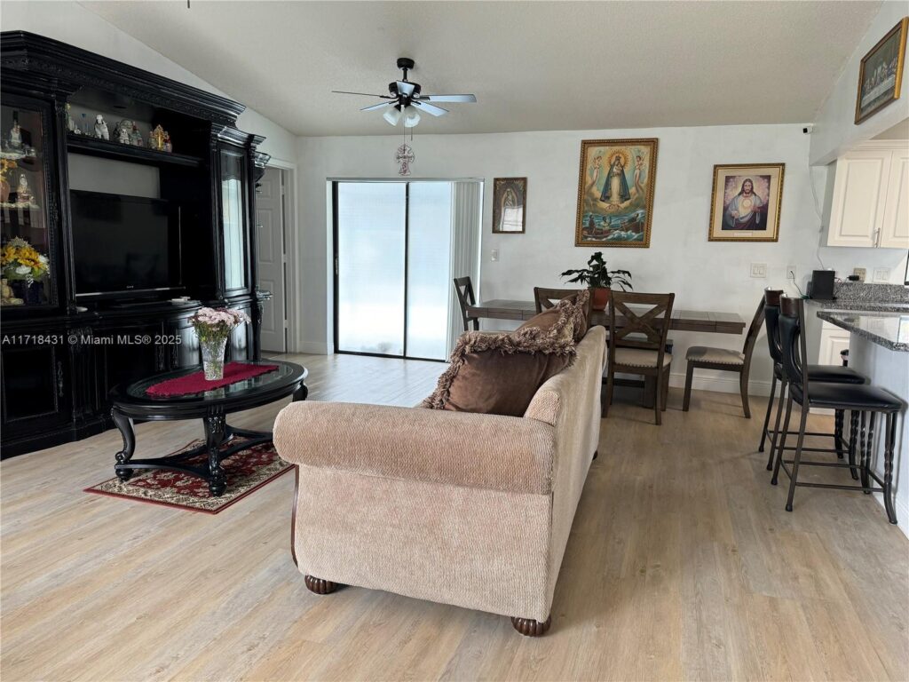529 ASTON MARTIN DR., Sebring FL 33872