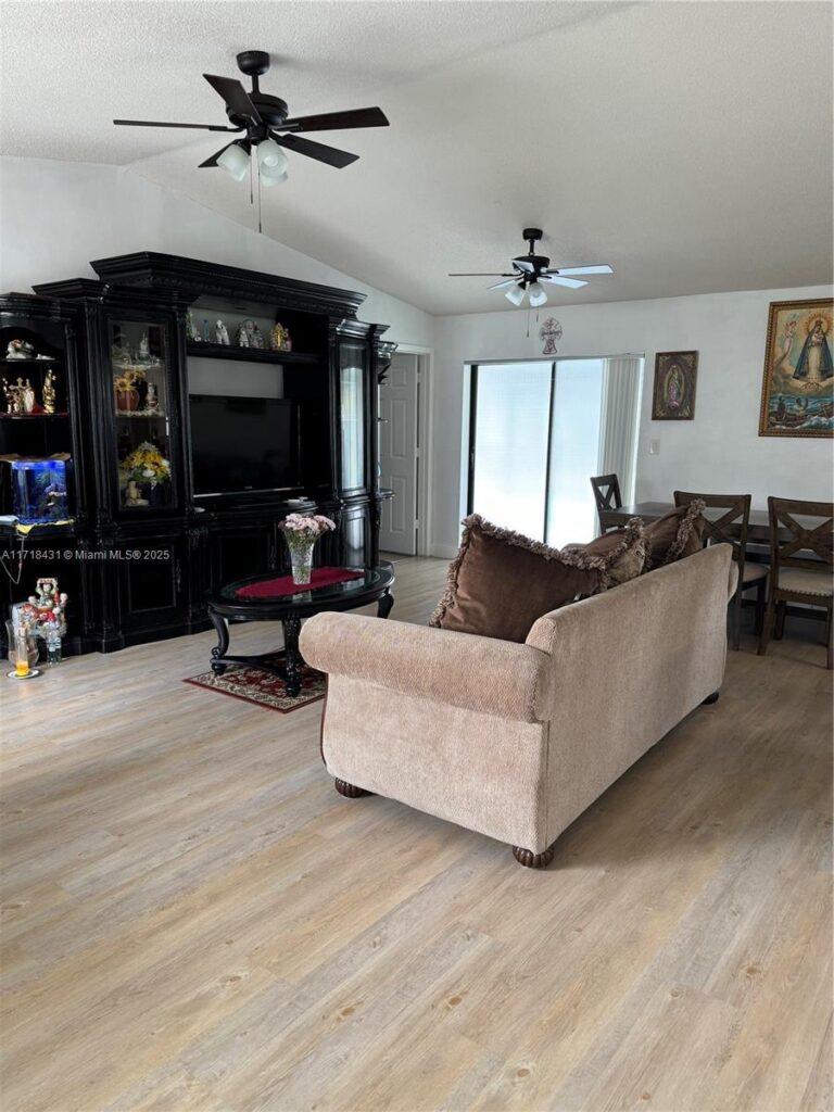 529 ASTON MARTIN DR., Sebring FL 33872