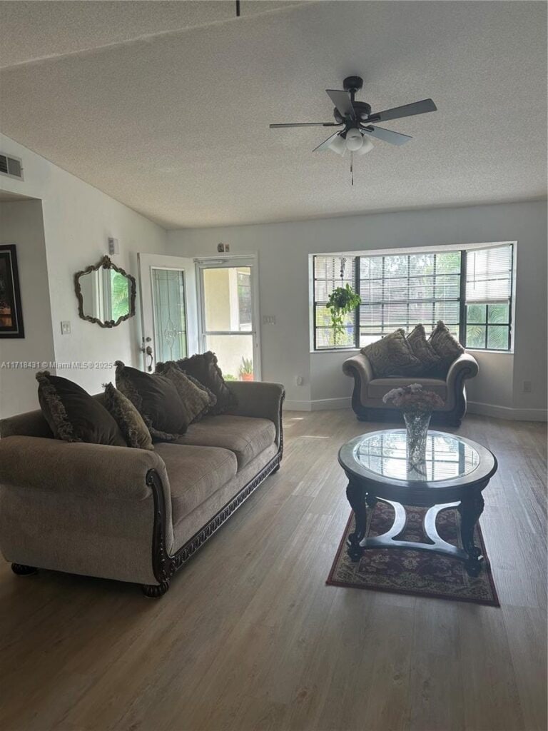 529 ASTON MARTIN DR., Sebring FL 33872
