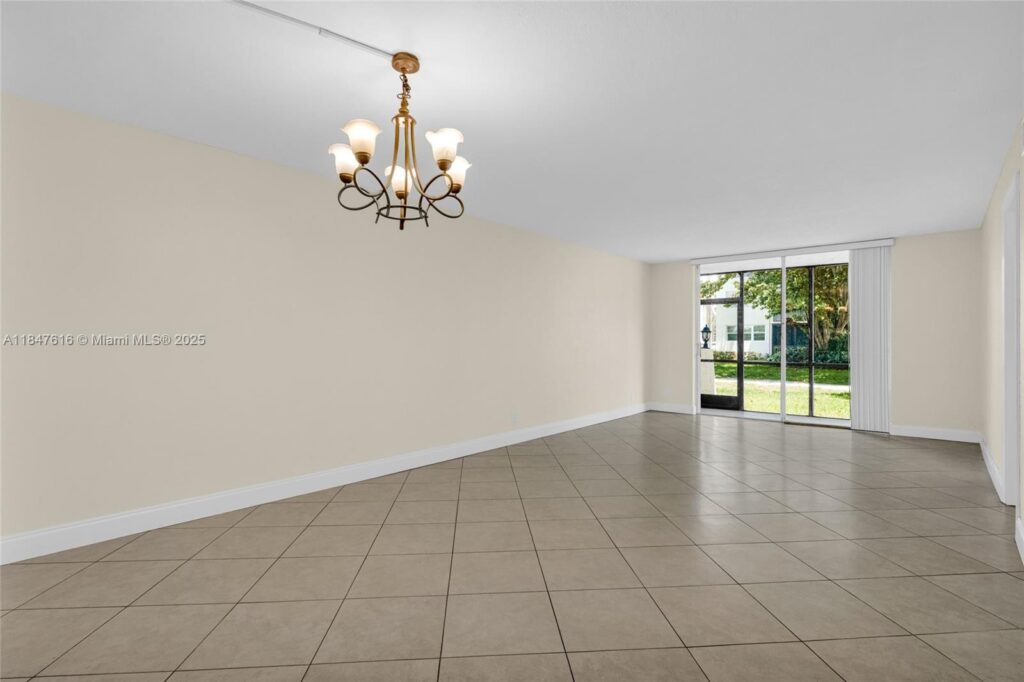 681 S Hollybrook Dr # 109, Pembroke Pines FL 33025