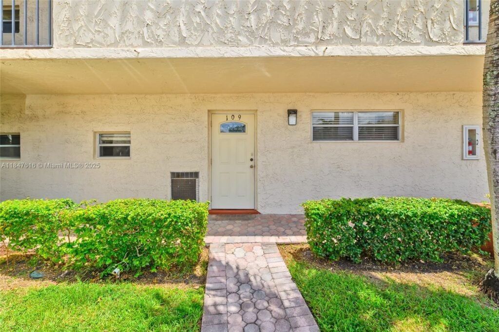681 S Hollybrook Dr # 109, Pembroke Pines FL 33025