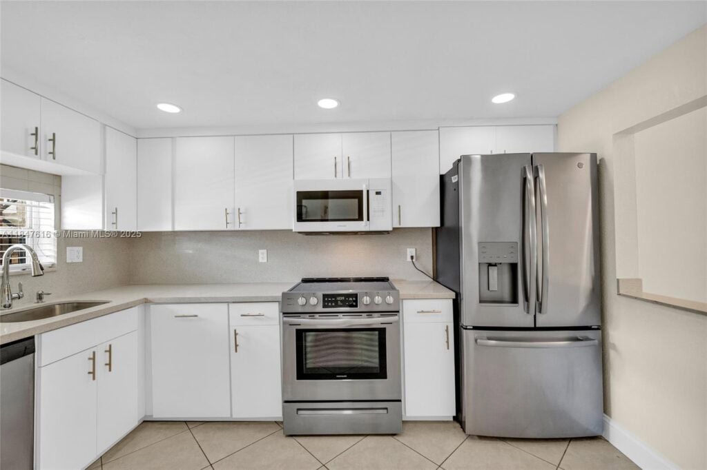 681 S Hollybrook Dr # 109, Pembroke Pines FL 33025
