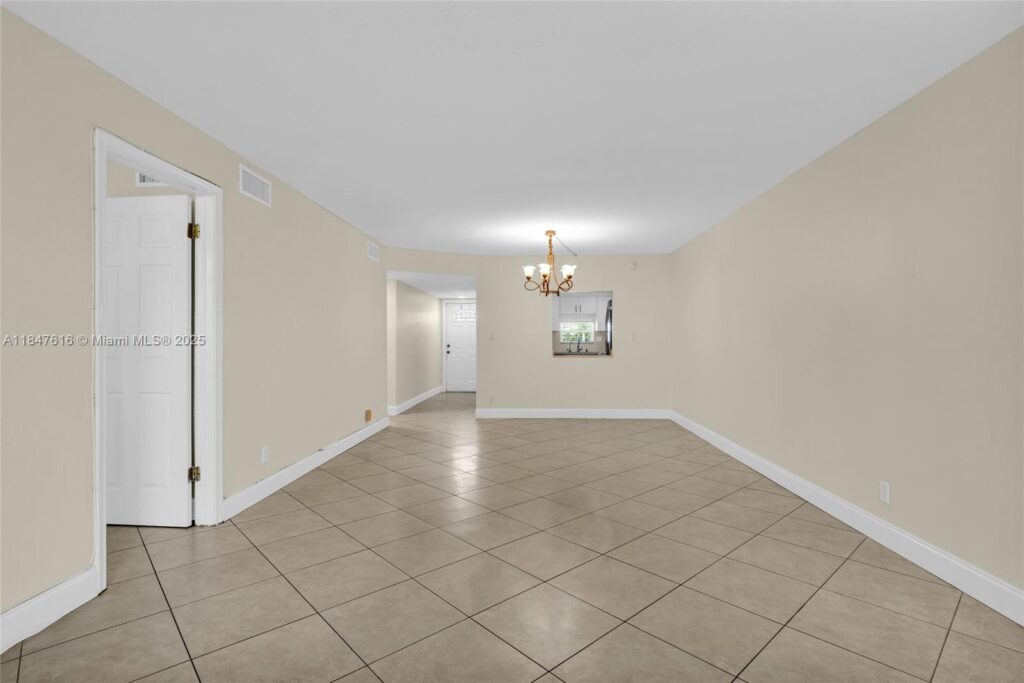 681 S Hollybrook Dr # 109, Pembroke Pines FL 33025