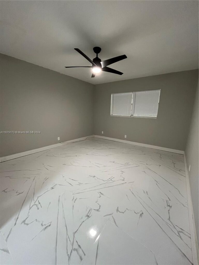 5102 NW 36th St # 605, Lauderdale Lakes FL 33319