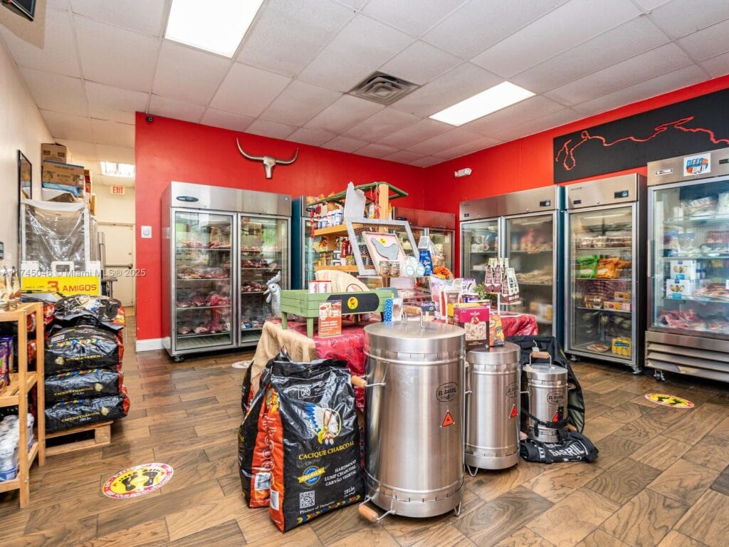 1320 SW 160th Ave, Weston FL 33326