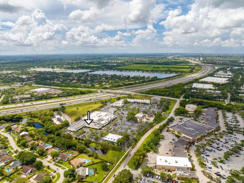 1320 SW 160th Ave, Weston FL 33326