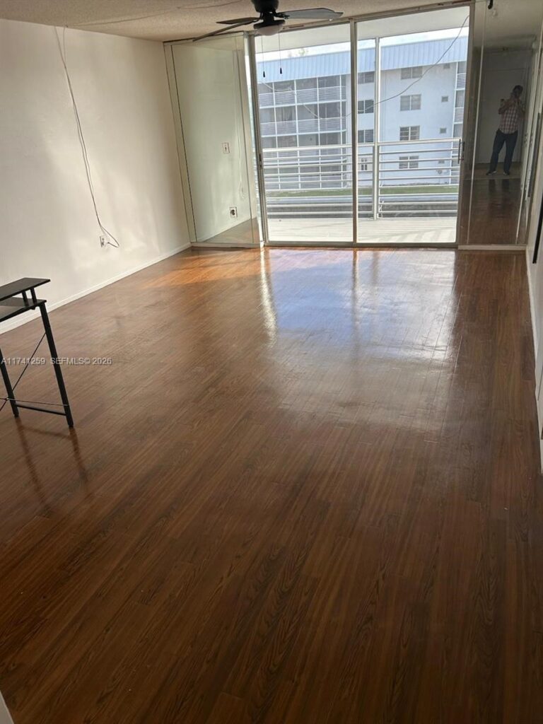 3750 NE 170th St # 311, North Miami Beach FL 33160