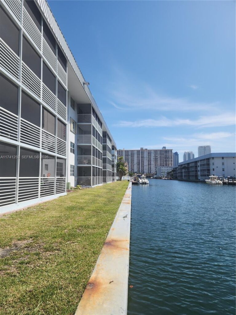 3750 NE 170th St # 311, North Miami Beach FL 33160