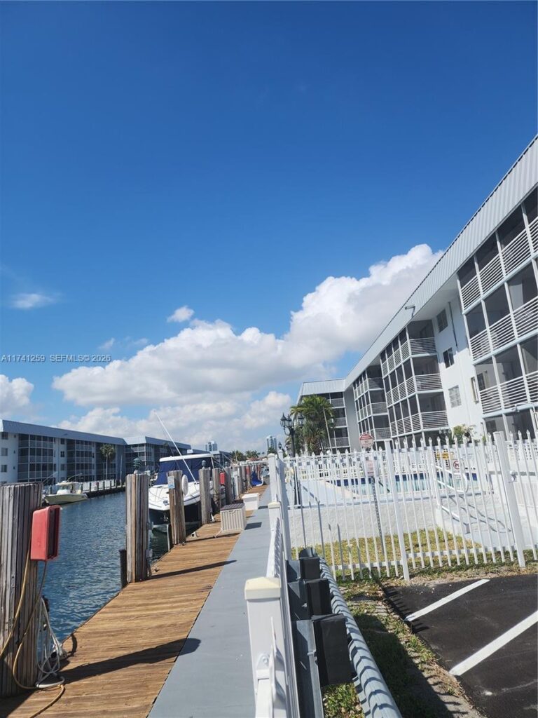 3750 NE 170th St # 311, North Miami Beach FL 33160