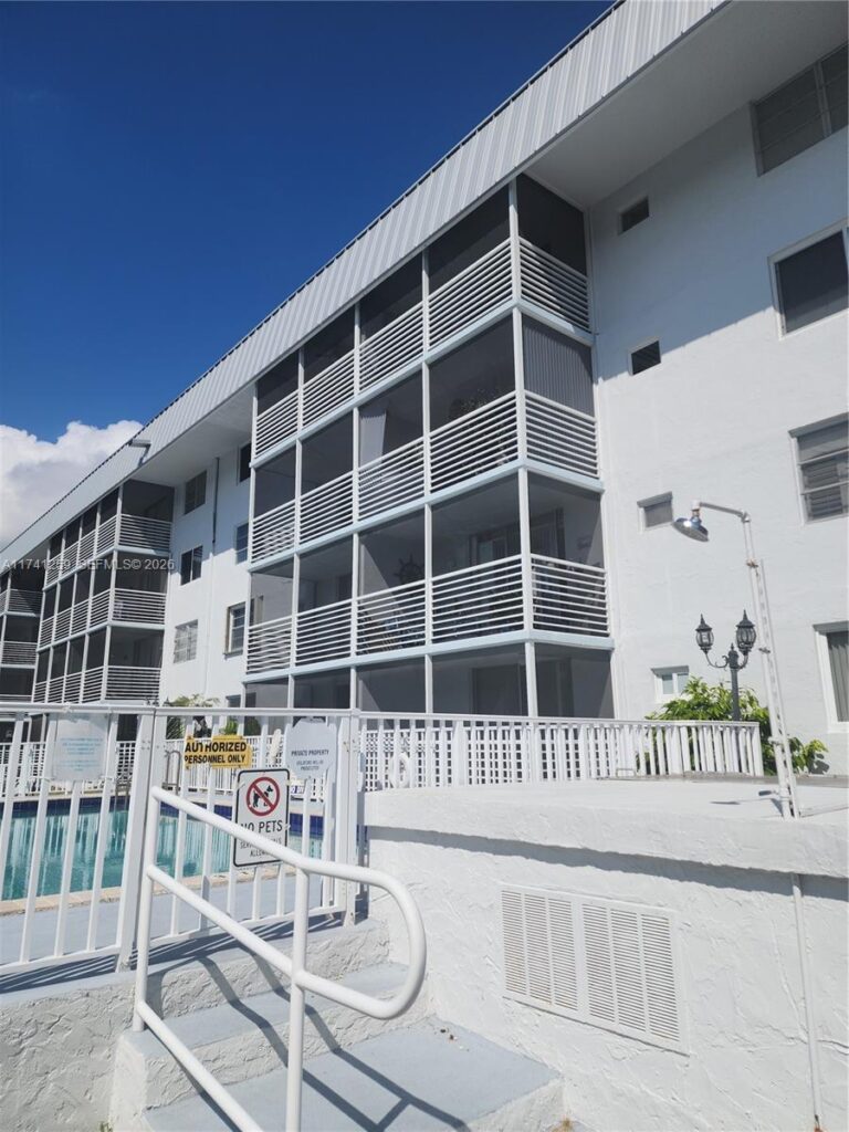 3750 NE 170th St # 311, North Miami Beach FL 33160