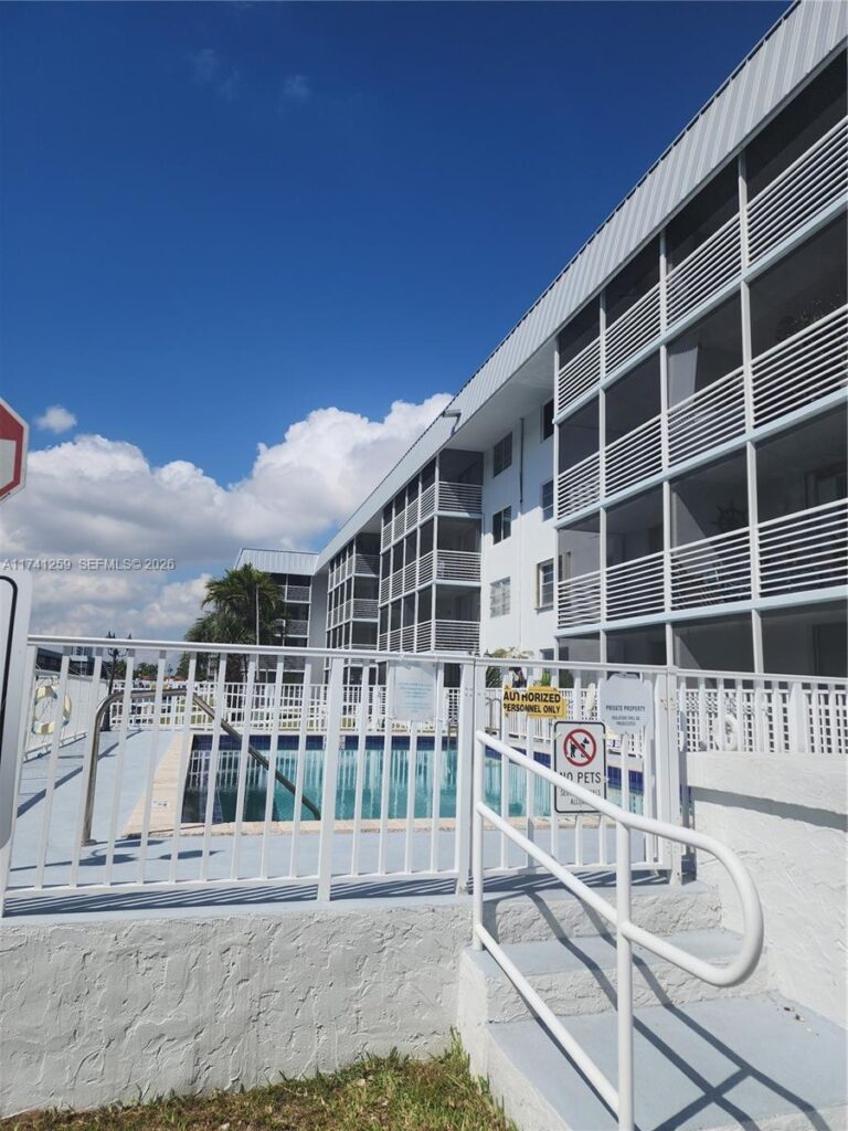 3750 NE 170th St # 311, North Miami Beach FL 33160