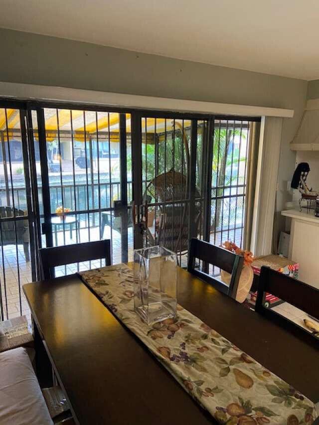 16023 Kingsmoor Way, Miami Lakes FL 33014
