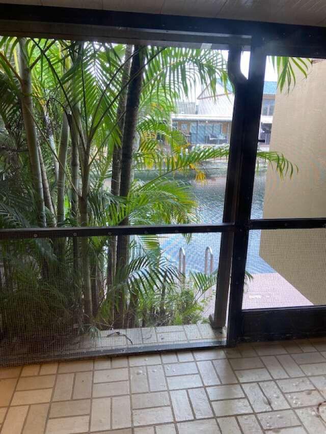 16023 Kingsmoor Way, Miami Lakes FL 33014
