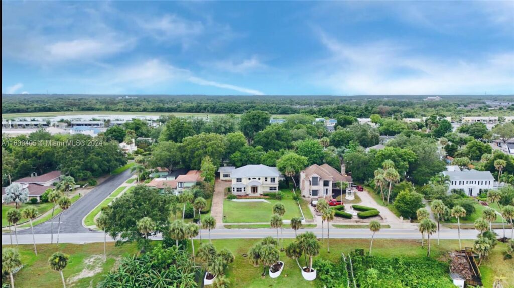 1613 N Indian River Drive, Cocoa FL 32922
