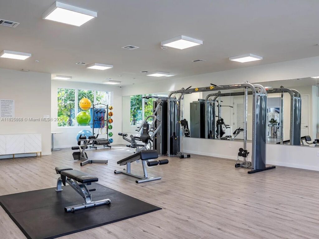 628 NE 2nd St # 102, Dania Beach FL 33004