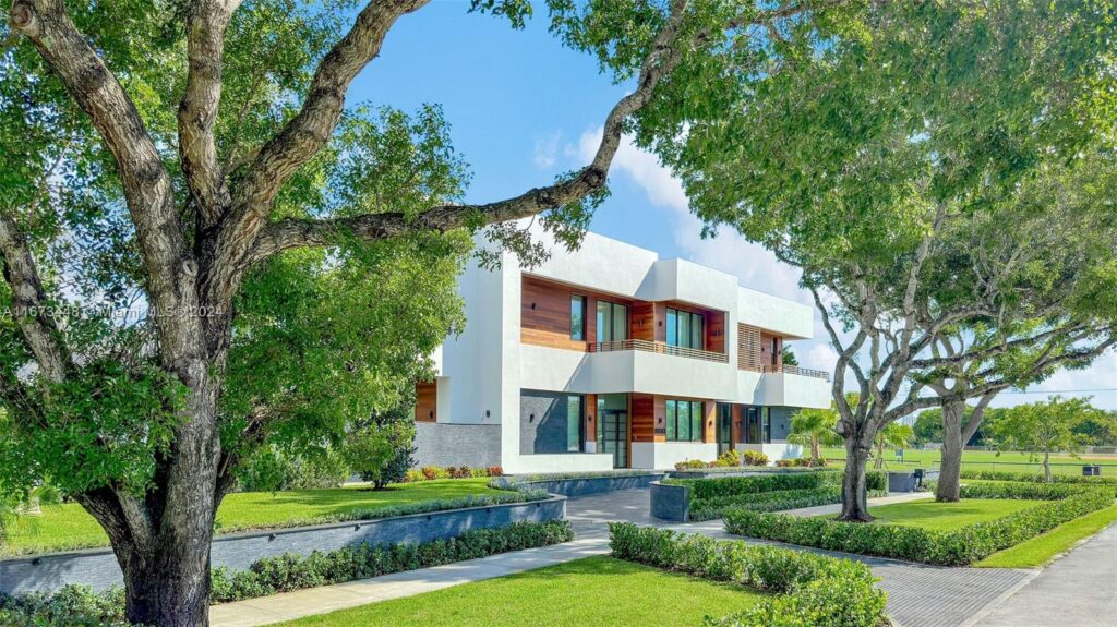9860 NE 5th Avenue Rd, Miami Shores FL 33138