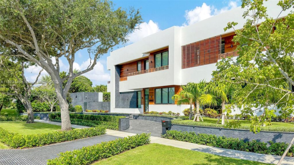 9860 NE 5th Avenue Rd, Miami Shores FL 33138