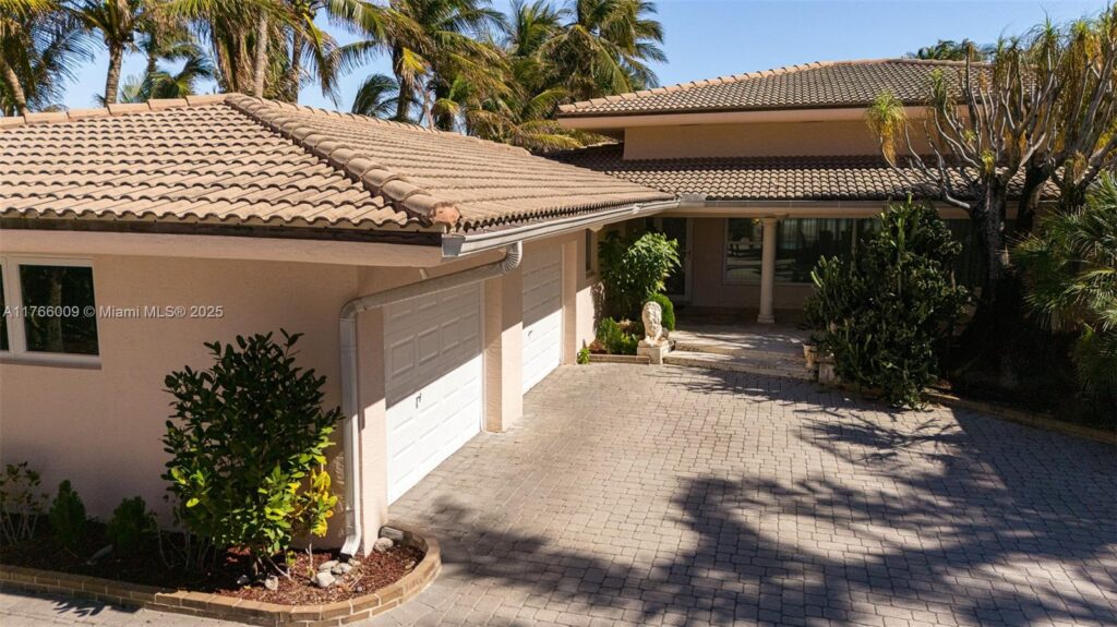 205 Ocean Blvd, Golden Beach FL 33160