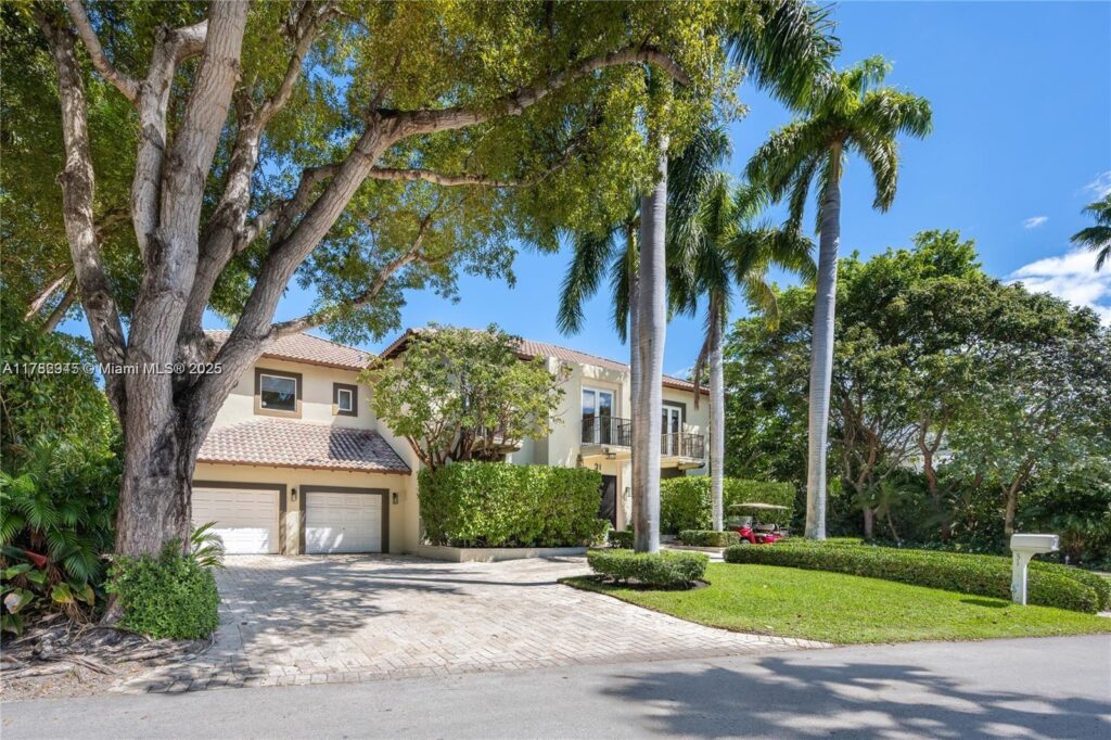 31 Island Dr, Key Biscayne FL 33149