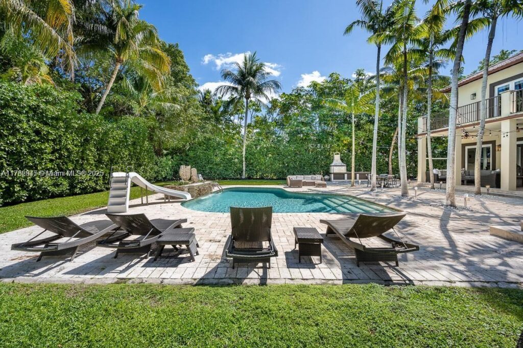 31 Island Dr, Key Biscayne FL 33149