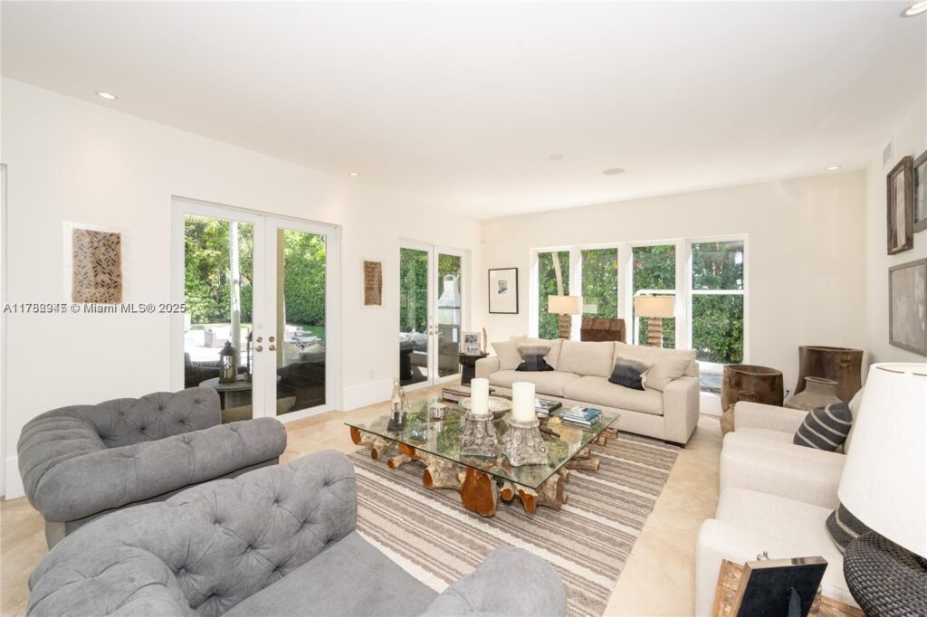 31 Island Dr, Key Biscayne FL 33149